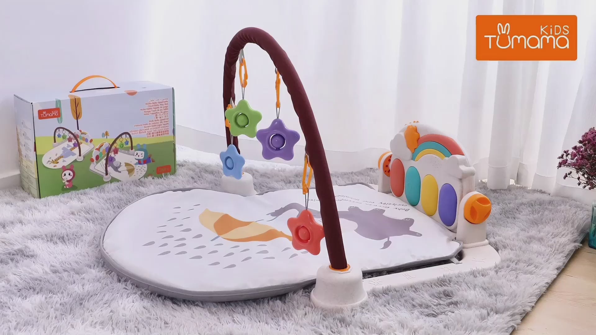 Showing-you-Tumama's-baby-play-piano-gym